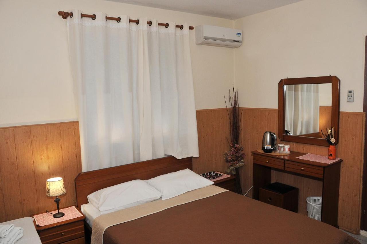 Guesthouse Bloutsos Rooms Кастракион Экстерьер фото