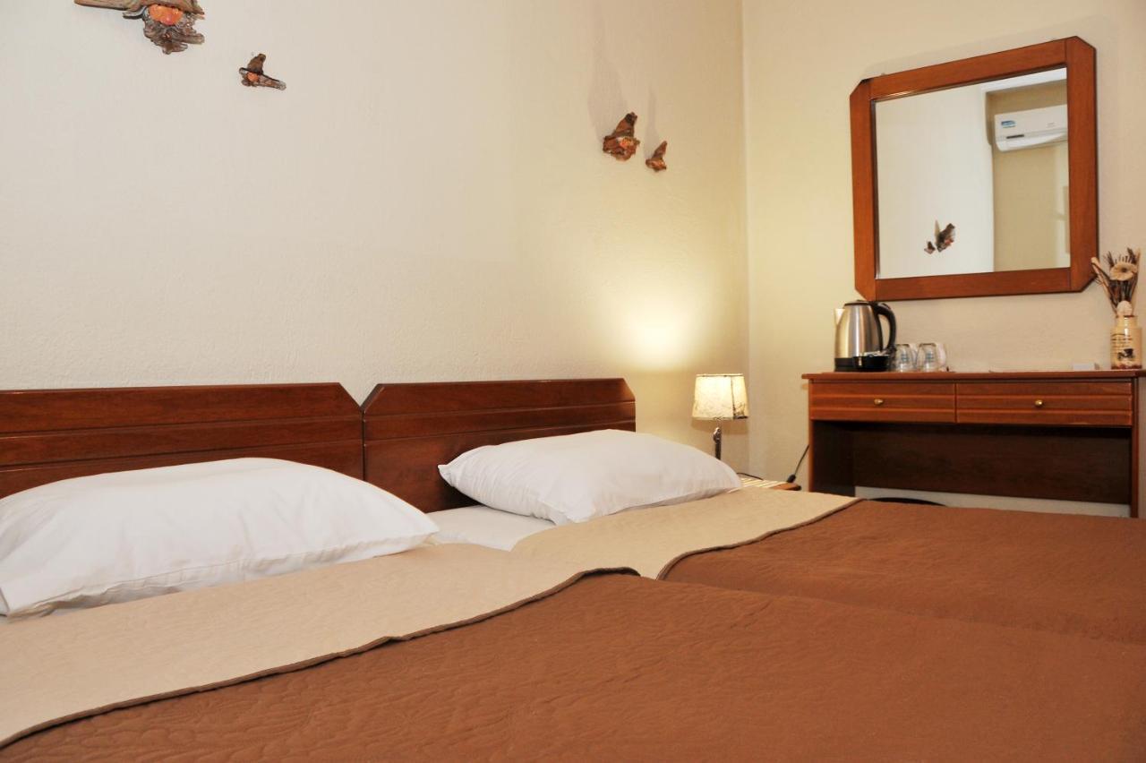 Guesthouse Bloutsos Rooms Кастракион Экстерьер фото