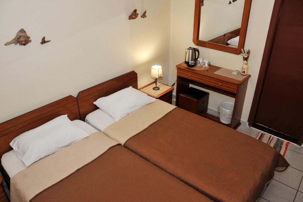 Guesthouse Bloutsos Rooms Кастракион Экстерьер фото