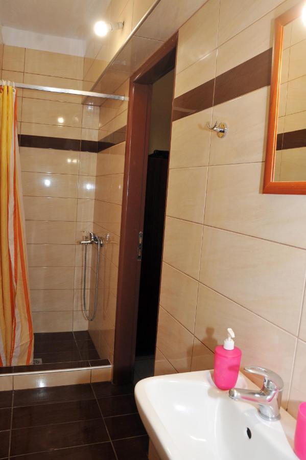 Guesthouse Bloutsos Rooms Кастракион Экстерьер фото